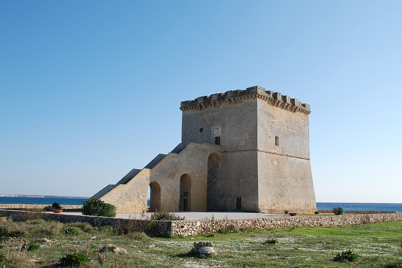 The coastal watchtower at Torre Lapillo